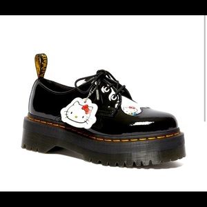 LIMITED EDITION HELLO KITTY DOCS!